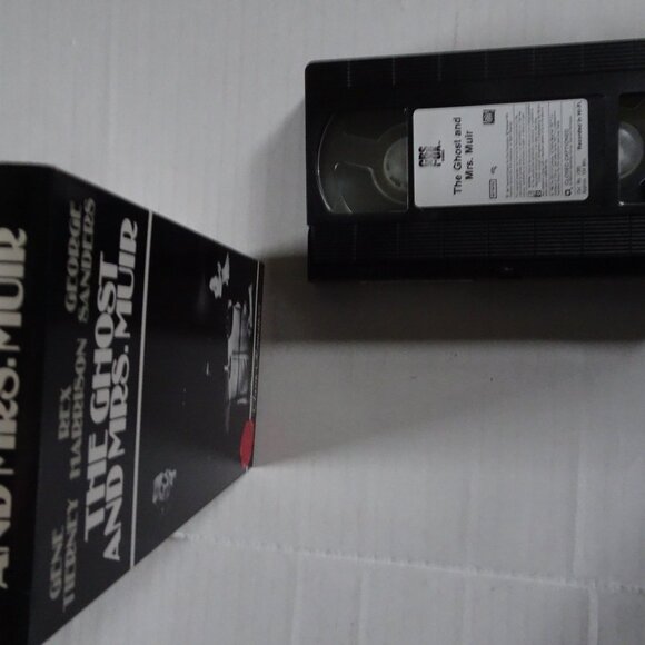 The Ghost and Mrs. Muir - VHS Tape - w/ Gene Tierney Rex Harrison George Sanders - Picture 4 of 4